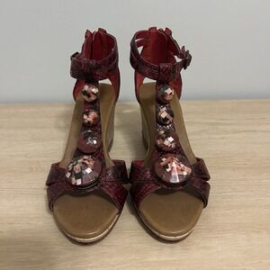 Libby Edelman Bani Sandals T-Strap Jeweled Wedge Red Snake Print Shoes‎